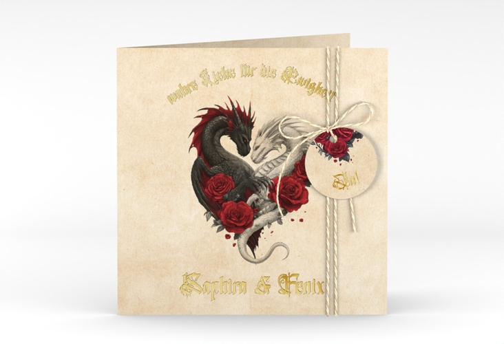 Hochzeitseinladung Drachenliebe quadr. Klappkarte gold mit schwarzem und weißem Drachen zu einem Herz verschlungen