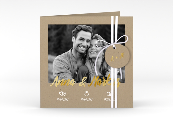 Hochzeitseinladung Icons quadr. Klappkarte gold mit großem Foto des Brautpaars