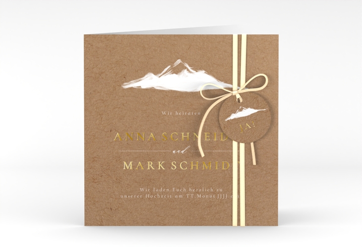 Hochzeitseinladung Berghochzeit quadr. Klappkarte gold mit Berg-Motiv