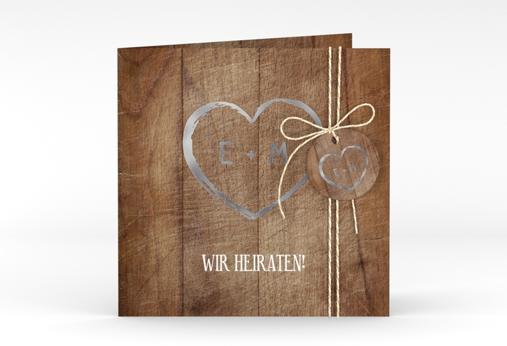 Hochzeitseinladung Wood quadr. Klappkarte braun silber in Holz-Optik mit Herz und Initialen
