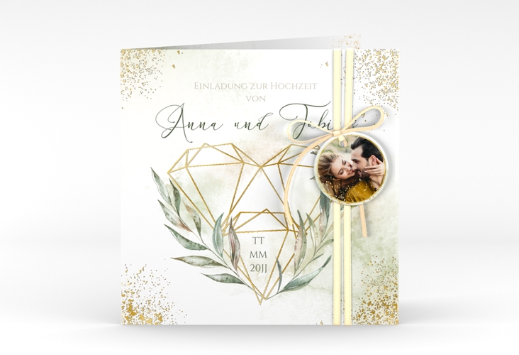 Hochzeitseinladung Heartfelt quadr. Klappkarte weiss gold mit Diamanten im Geometric Design
