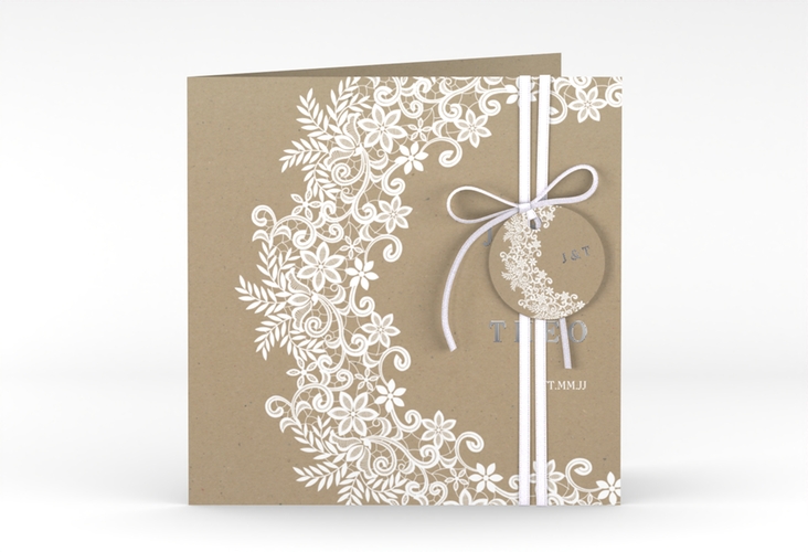 Hochzeitseinladung Mariage quadr. Klappkarte Kraftpapier silber mit Bogen aus weißer Spitze