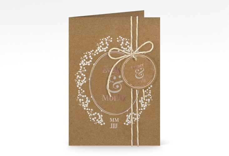 Einladungskarte Hochzeit Gypsophila A6 Klappkarte hoch Kraftpapier rosegold im Vintage-Stil mit Blumenkranz aus Schleierkraut