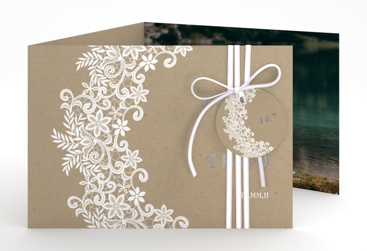 Hochzeitseinladung Mariage A6 Doppel-Klappkarte Kraftpapier silber mit Bogen aus weißer Spitze