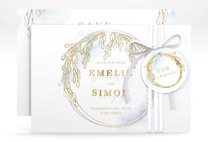 Save the Date-Karte Wisteria A6 Karte quer blau gold mit Blumenbogen aus Blauregen