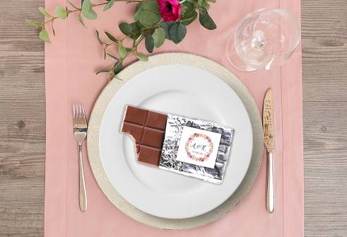 Etikett auf Hochzeitsschokolade