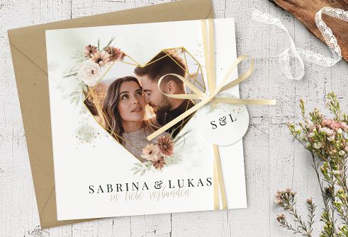 Boho-Hochzeitseinladung mit Anhänger