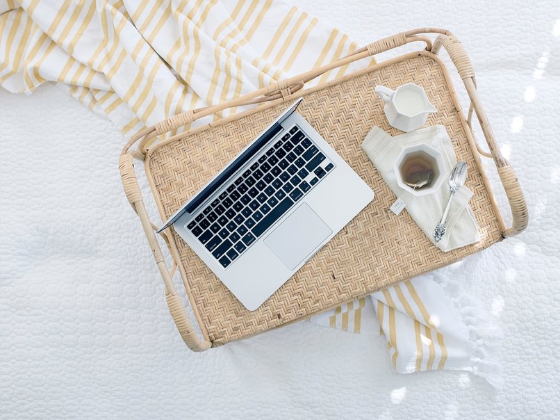 Die Hochzeitsplanung läuft heute via Laptop Die Hochzeitsplanung läuft heute via Laptop