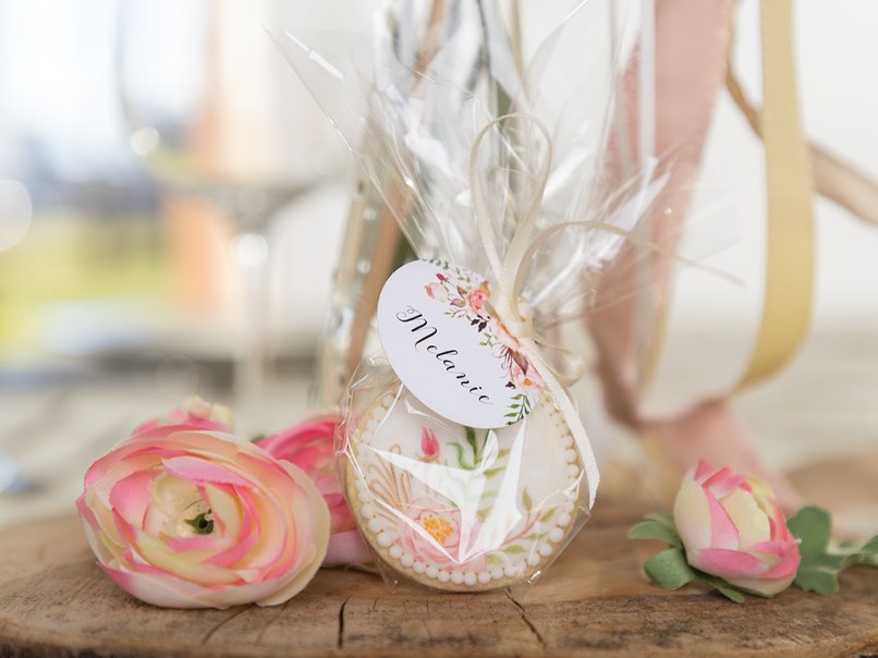 Hochzeitskekse als Gastgeschenk mit Geschenkanhänger im Boho Design