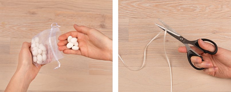Schritt 2 - Hochzeitsmandeln in Organza-Säckchen füllen und Seidenband zurechtschneiden.