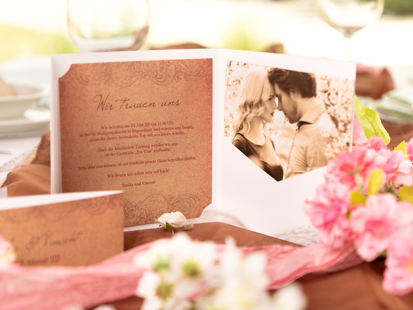 Pocketfold mit weißem Umschlag