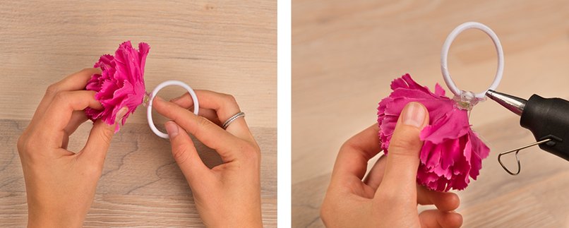 Bastelschritt 2 - Blüte fest auf den Haargummi drücken und mit Heißkleber weiter befestigen