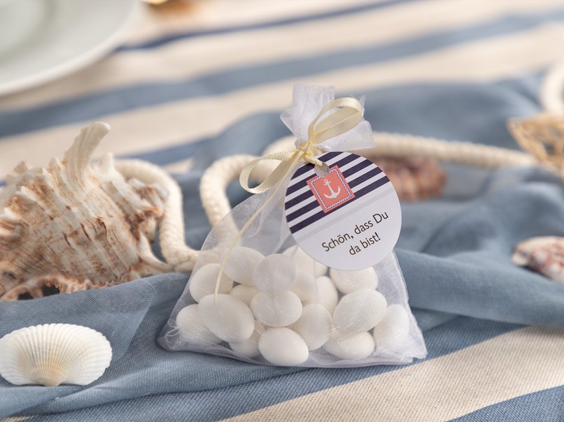 Hochzeitsmandeln als Gastgeschenk dienen als kleines Gastgeschenk für die Liebsten