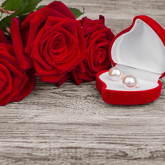 Seine Gefühle darf man ruhig öfter zeigen als nur an einem bestimmten Tag Seine Gefühle darf man ruhig öfter zeigen als nur an einem bestimmten Tag