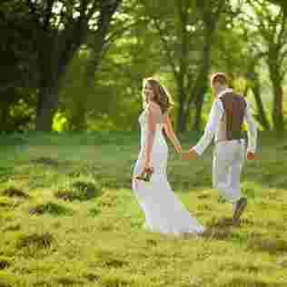 Greenery ist ein Trend der schon lange bei den Hochzeiten angekommen ist. Wir zeigen Euch die Trend-Pflanzen