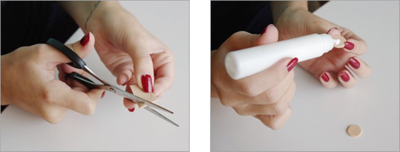 Schaumgummi-Kreise ausschneiden und mit Klebstoff betupfen