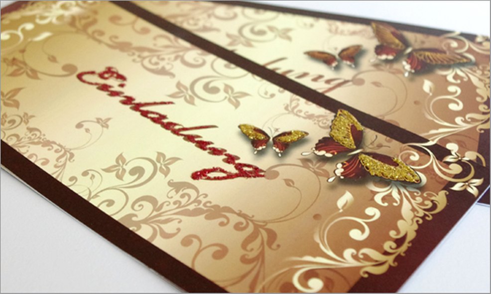 Glamouröse Glitzer-Effekte auf der Hochzeitseinladung Glamouröse Glitzer-Effekte auf der Hochzeitseinladung