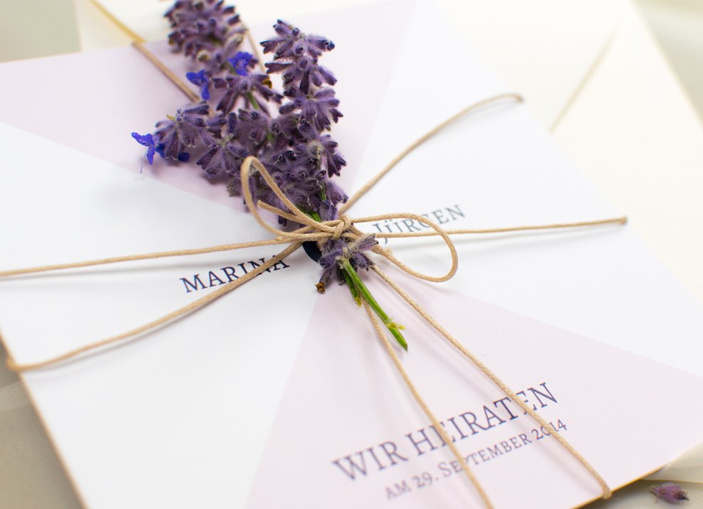 Liebliche Lavendel Deko Fur Die Hochzeitseinladung Myprintcard