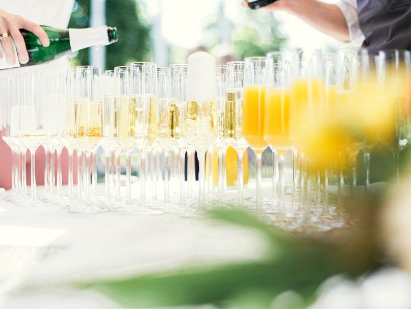 Der Sektempfang passt perfekt auf die Sommerhochzeit Der Sektempfang passt perfekt auf die Sommerhochzeit