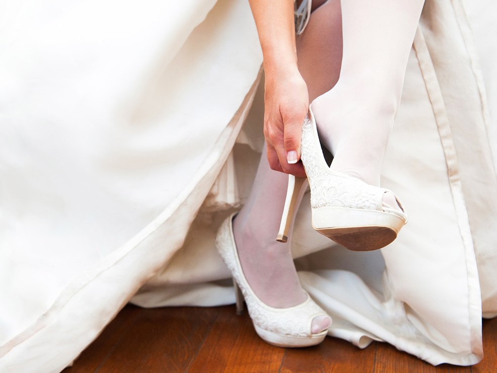Schöne Brautschuhe wünscht sich jede Braut. Hier kommen Tipps für den Kauf