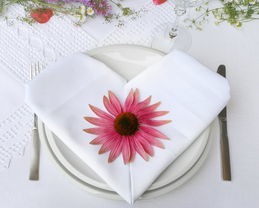 Tischdekoration mit Servietten-Herz