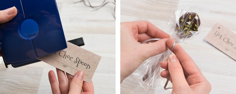 Schritt 5 - In das Anhängekärtchen ein Loch stanzen Schritt 6 - Löffel mit Klarsichtfolie einpacken