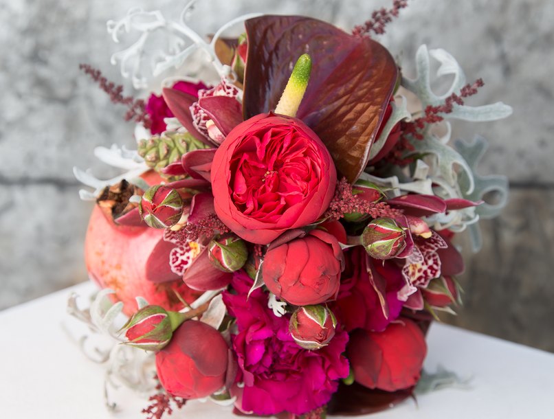 Welche Blumen könnt Ihr in diesem Brautstrauß erkennen