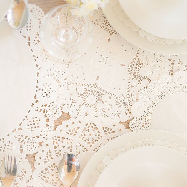 Tischläufer aus Tortenspitze - eine gelungene Dekoration. Tischläufer aus Tortenspitze - eine gelungene Dekoration.