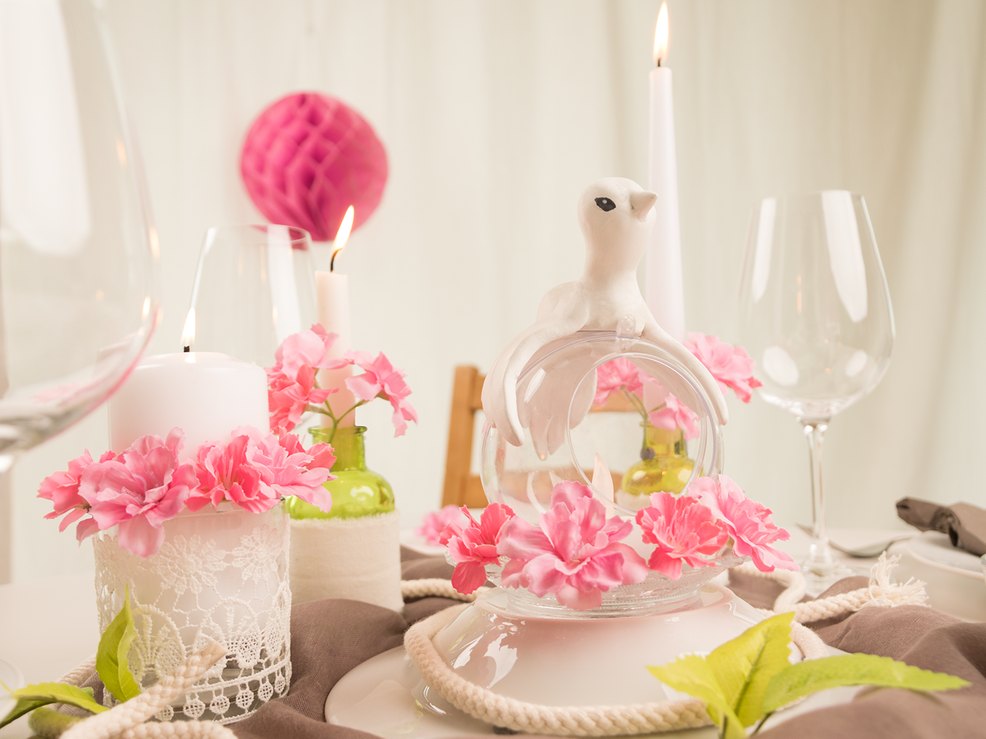 Tischdeko für runde Tische bei der Hochzeit - Tipps und Tricks Tischdeko für runde Tische bei der Hochzeit - Tipps und Tricks