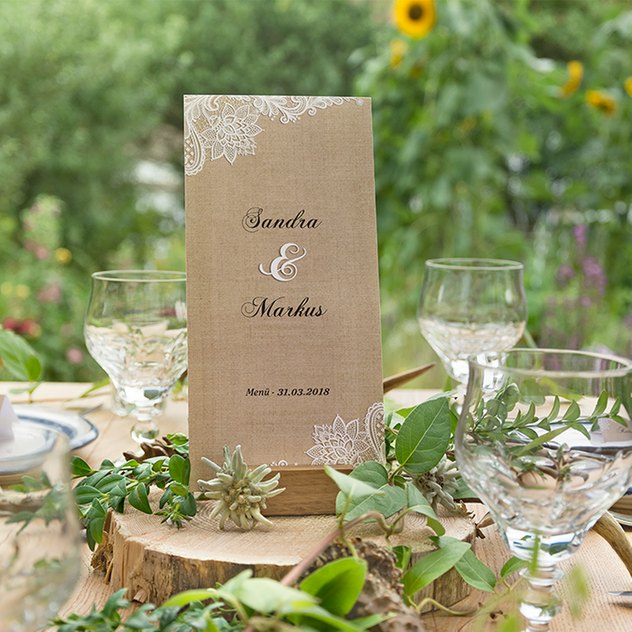 Inspiration für die rustikale Tischdeko auf der Hochzeit. Inspiration für die rustikale Tischdeko auf der Hochzeit.