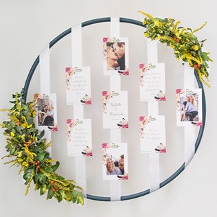 Blickfang-Garantie: Der Boho-Reifen mit Pflanzengrün zum Selbermachen. It-Piece. Hula Hoop Reifen im Boho Look dekorieren.