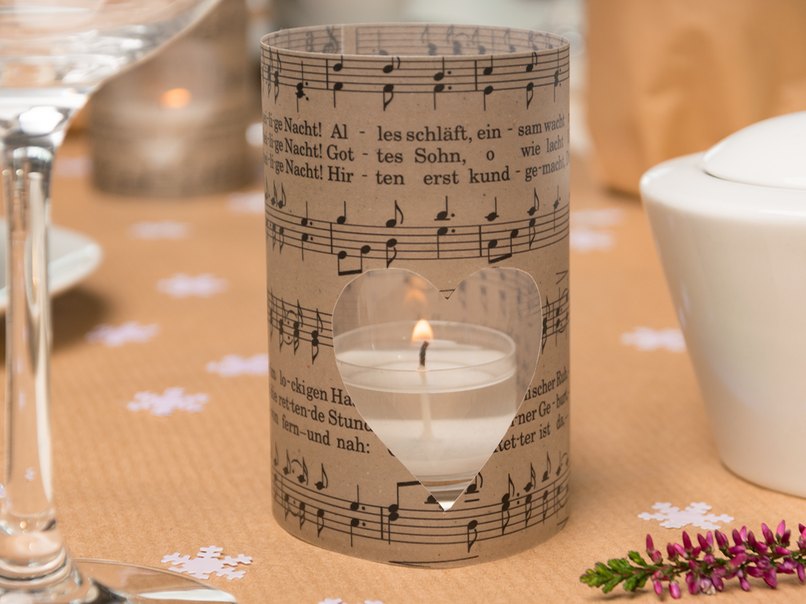 Windlicht Tischkarte mit Herz-Ausschnitt Windlicht Tischkarte mit Herz-Ausschnitt