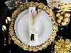 Schwarze Tischwäsche mit goldenen Elementen bringen Glamour auf die Gatsby Hochzeit